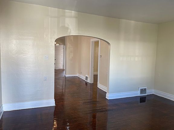 3rd image of 1721 Willow Ave #2