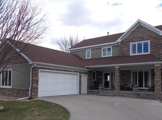 1420 N Maple St, Watertown, SD 57201