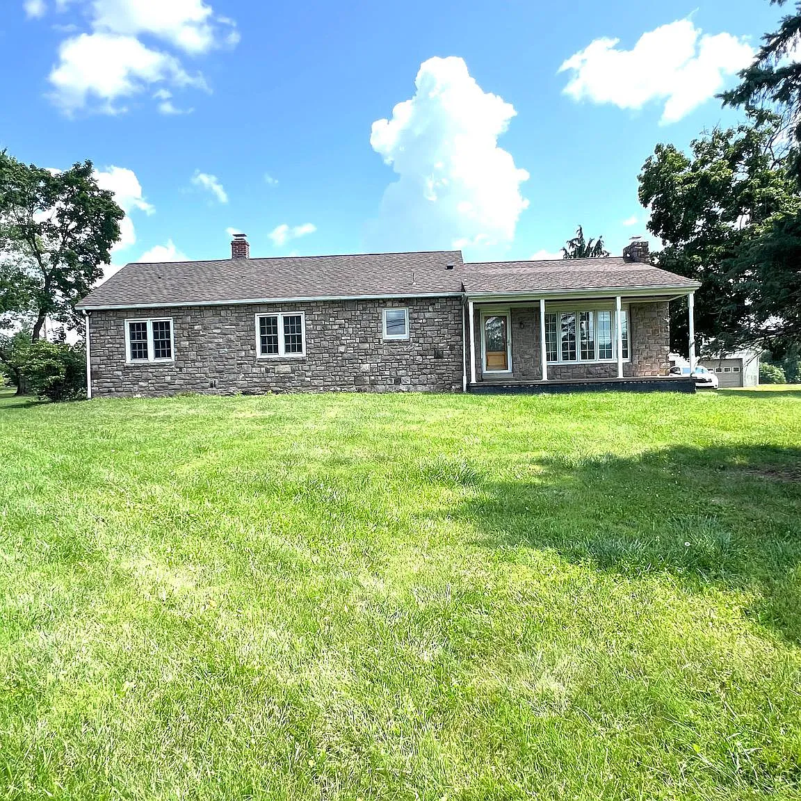 3 bed, 1481 sqft, $2,800 — Photo 2