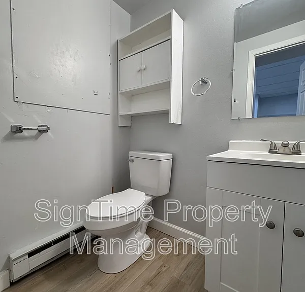 229 N Jonathan St #202 — Photo 12