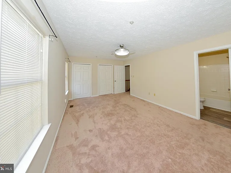 12819 Carousel Ct — Photo 19
