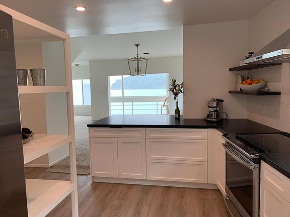 4th image of 2090 Paradise Dr APT A