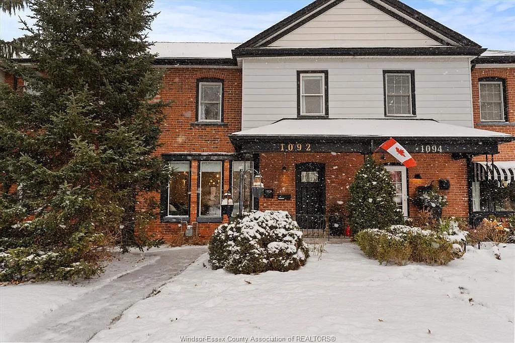 1092 Monmouth Rd photo 1