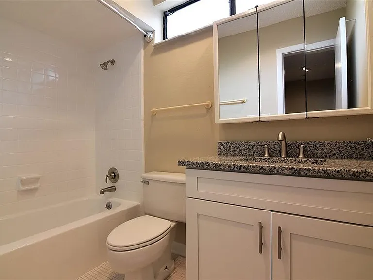 1068 E Michigan St #B — Photo 17