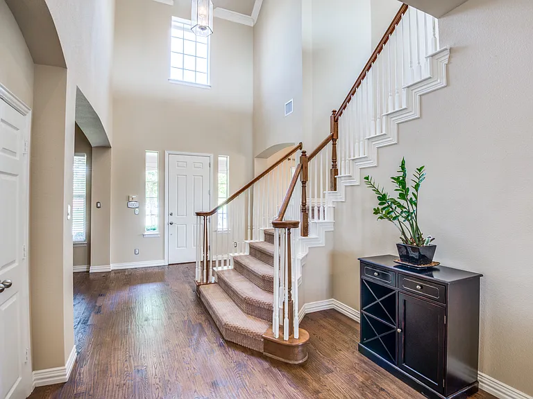 636 King Lionel Ln — Photo 3