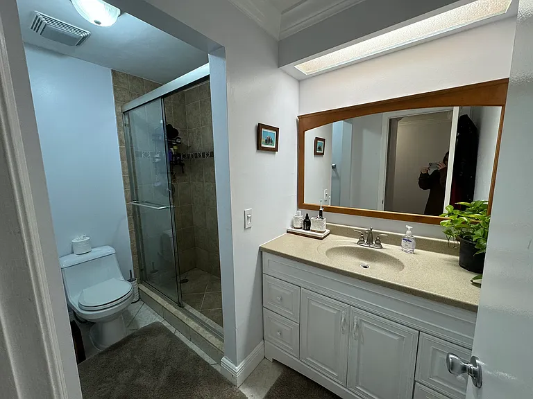 408 N Cypress Dr #6 — Photo 11