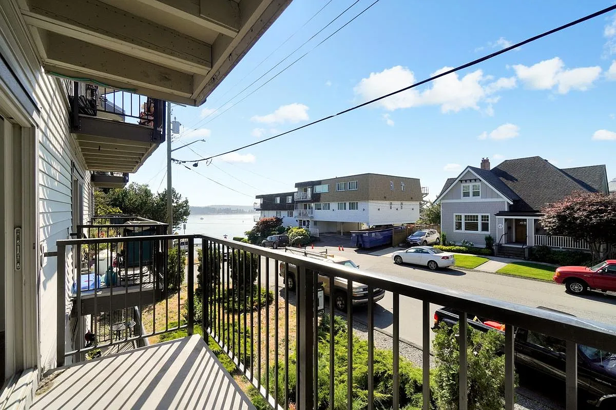 Beach House — Photo 1