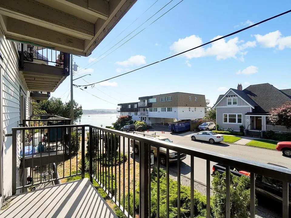 130 Stewart Ave #3