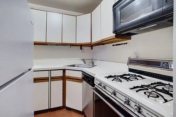 Sold by HomeDax Real Estate | media 5