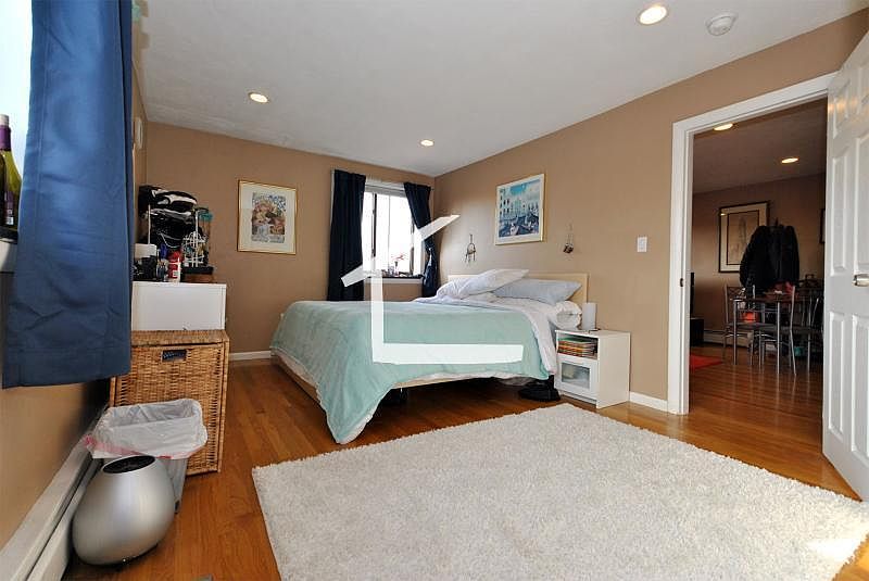 2nd image of 5 Gardner Ter #5