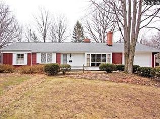 573 Huntley Ct, Bay Village, OH 44140