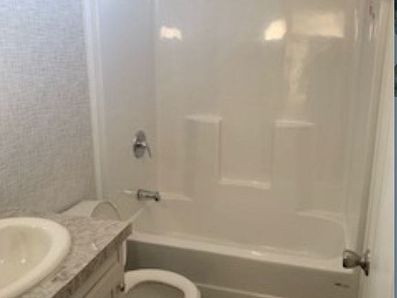 3rd image of 5820 Arrowhead Dr