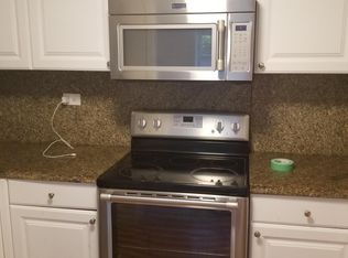 584 W Deming Pl, Chicago, IL 60614