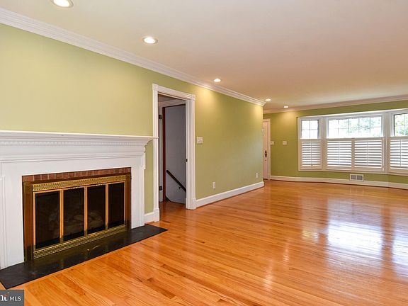 4th image of 7201 Burtonwood Dr