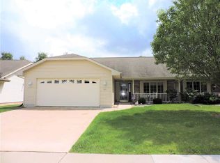 2421 Patriot Ln, Oshkosh, WI 54904
