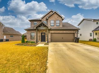 319 Hickory Dr, Muscle Shoals, AL 35661