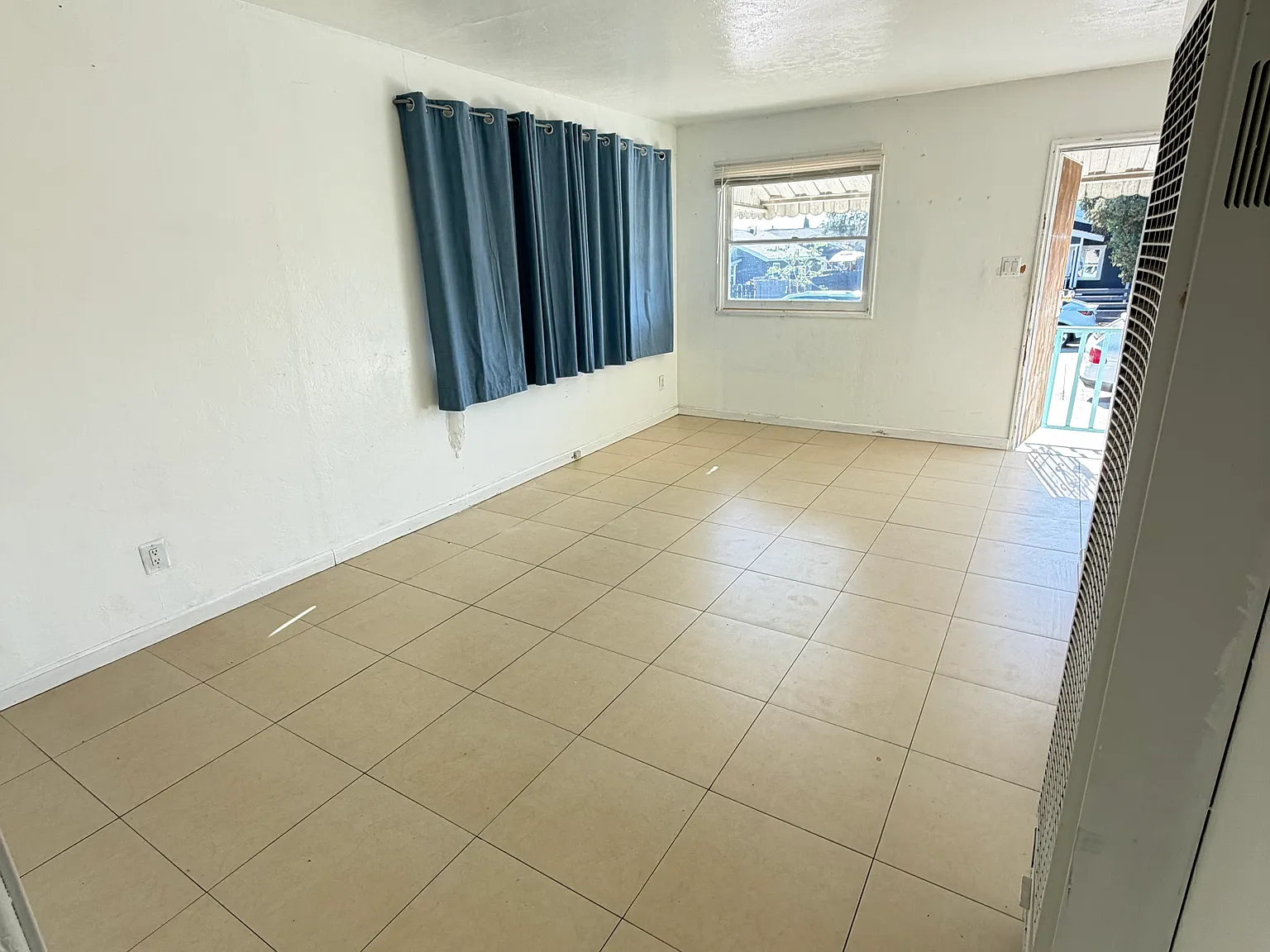 2 bed, 700 sqft, $1,950 — Photo 2