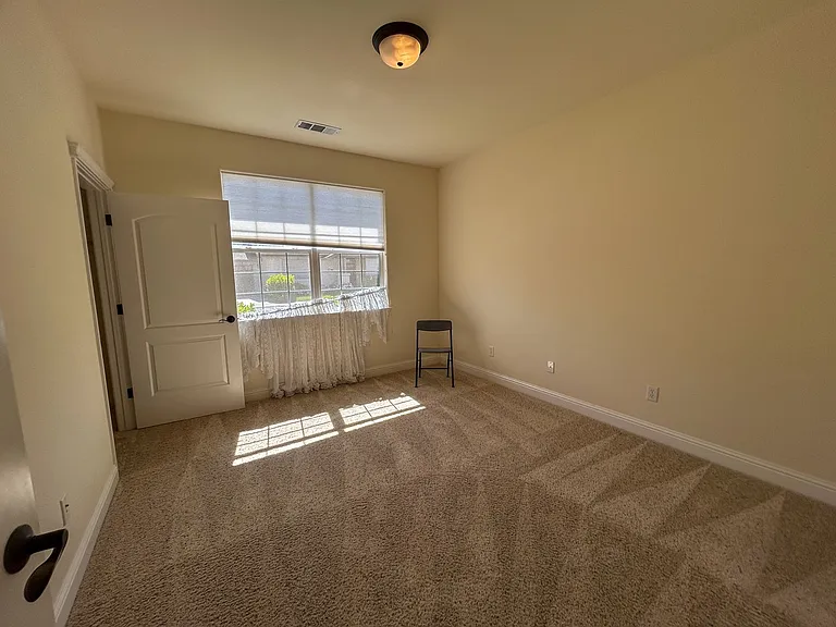 1340 Kate Ct — Photo 9