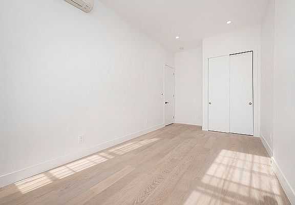 4th image of 180 Atlantic Ave #4