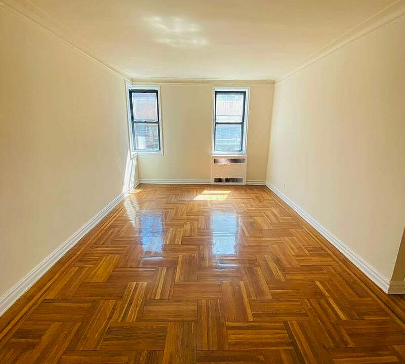 1st image of 4709 Skillman Ave #1