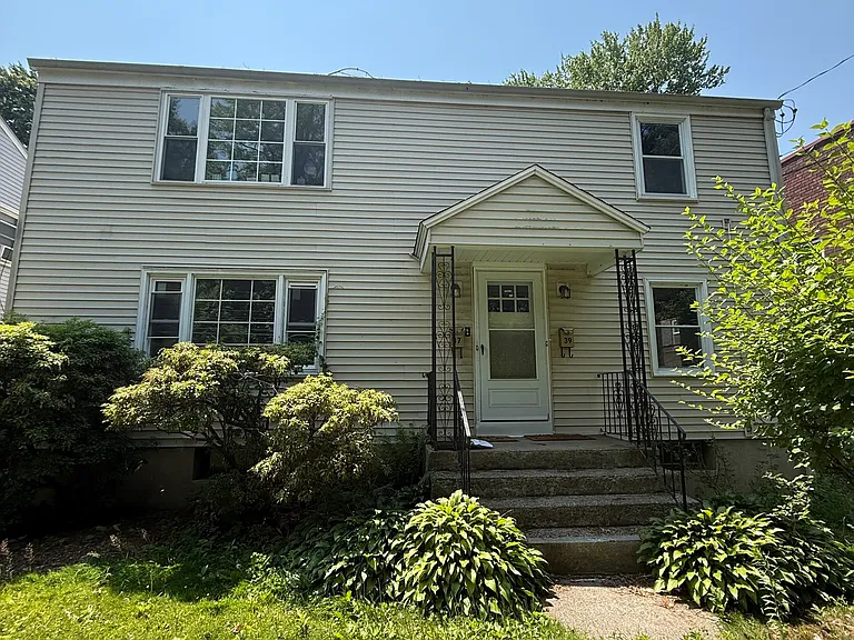 37 Caya Ave — Photo 1