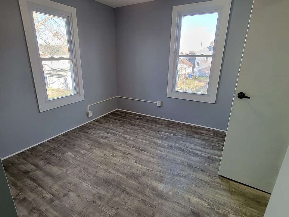 1st image of 1820 Holmden Ave Unit 1