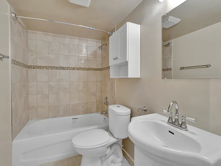 121 Agnes St — Photo 26
