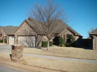 11817 SW 18th St, Yukon, OK 73099