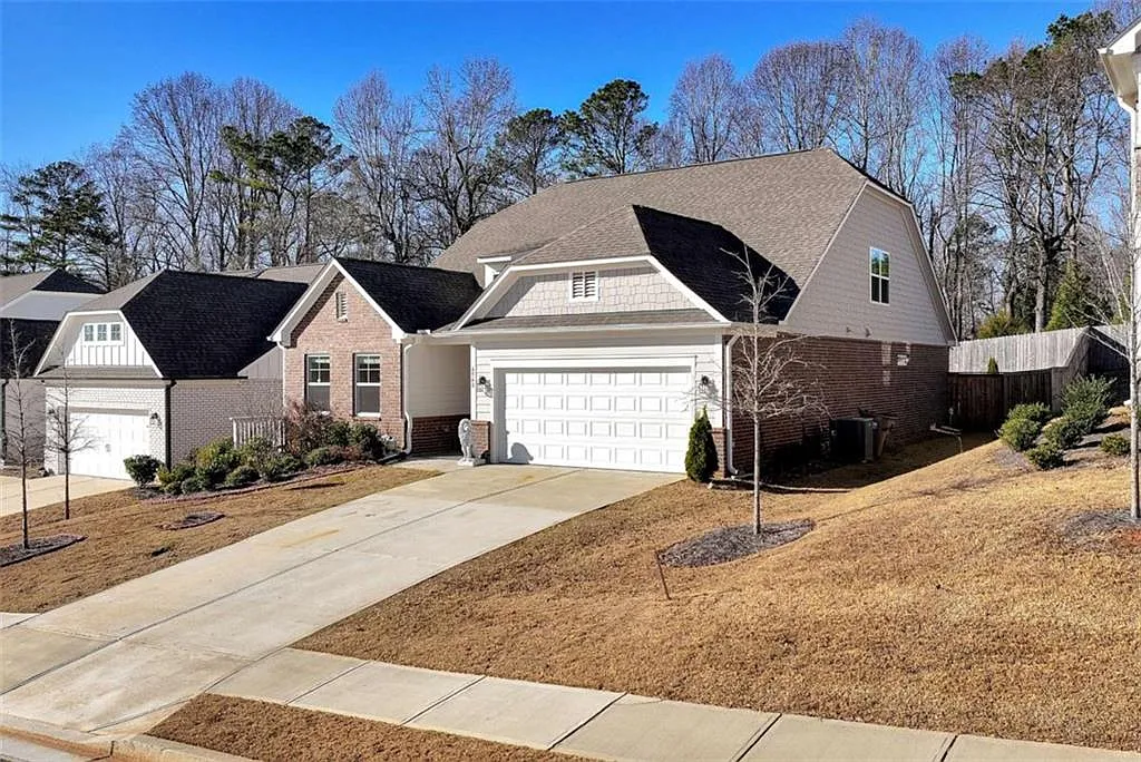 5 bed, 3.0 bath, 3070 sqft, $3,500 — Photo 1