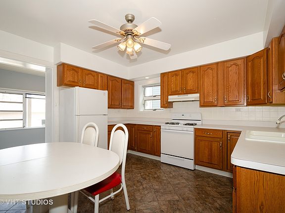 4th image of 4749 N London Ave