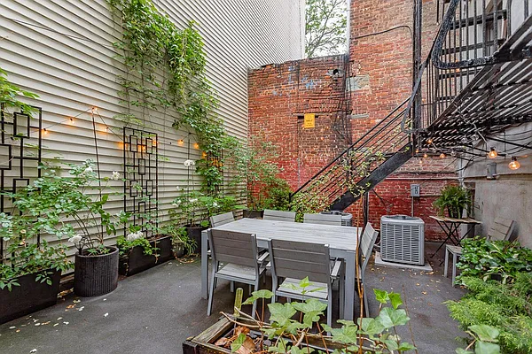 Rented by MySpaceNYC | media 35