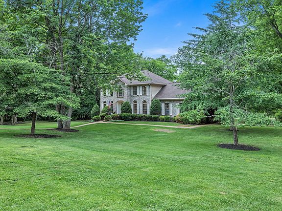 4th image of 504 Biltmore Ct