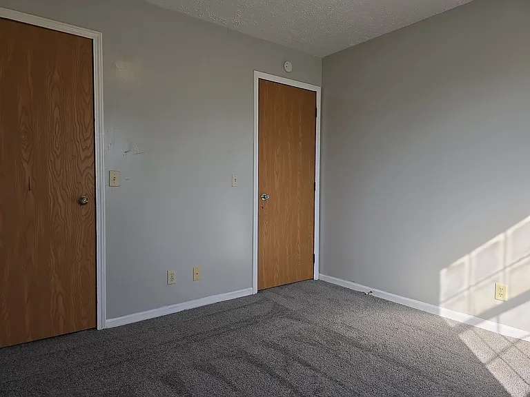 Lynnwood Apartments — Photo 12