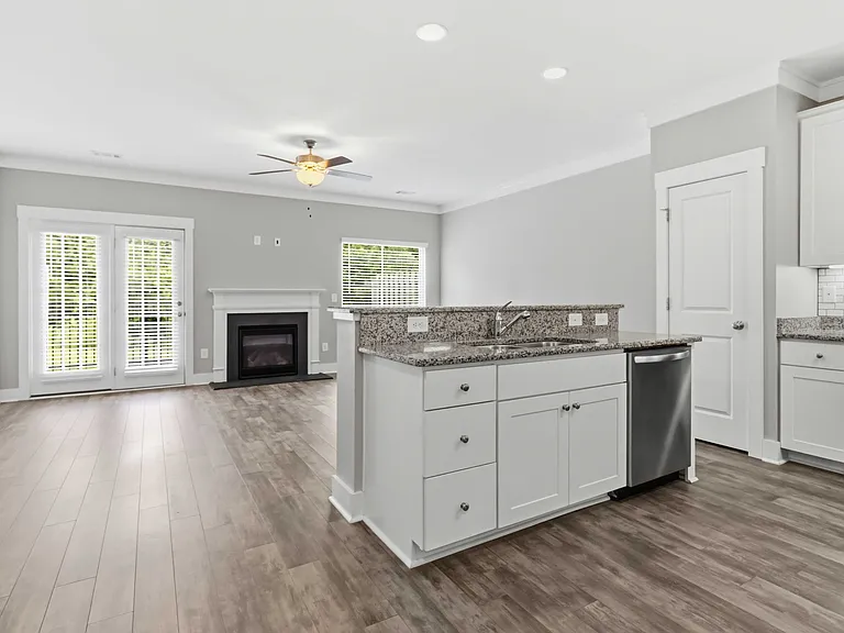 730 Elmbrook Dr — Photo 4