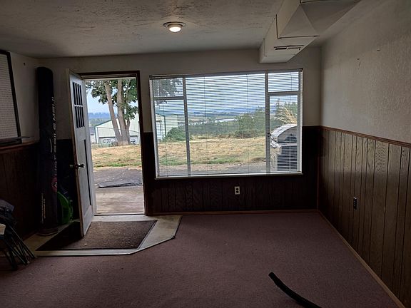 2nd image of 3830 Sunset Blvd