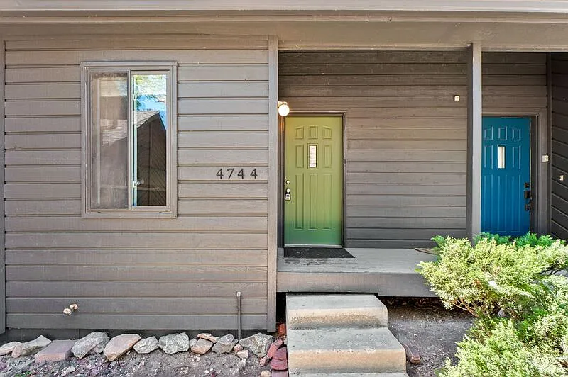 3 bed, 2.5 bath, 1390 sqft, $2,600 — Photo 2
