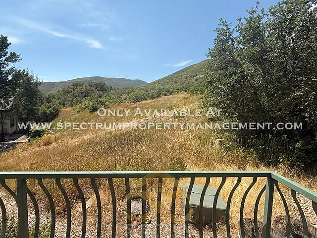 1045 Oberland Dr — Photo 21