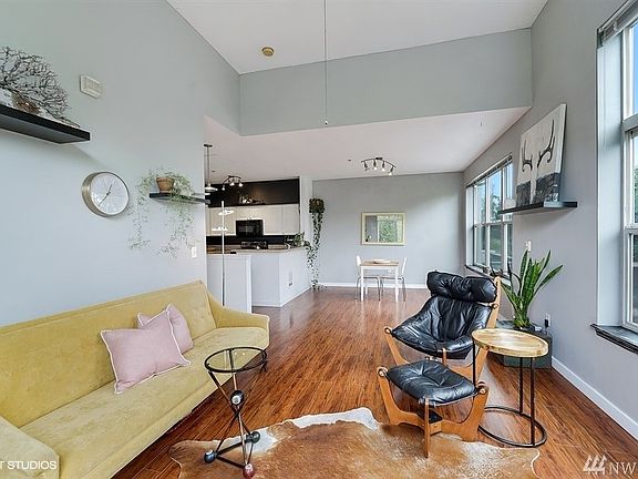 4th image of 3116 164th St SW APT 611