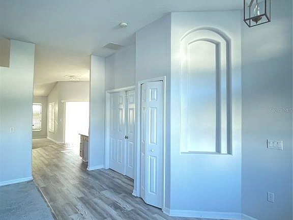 4th image of 30 Birchwood Dr