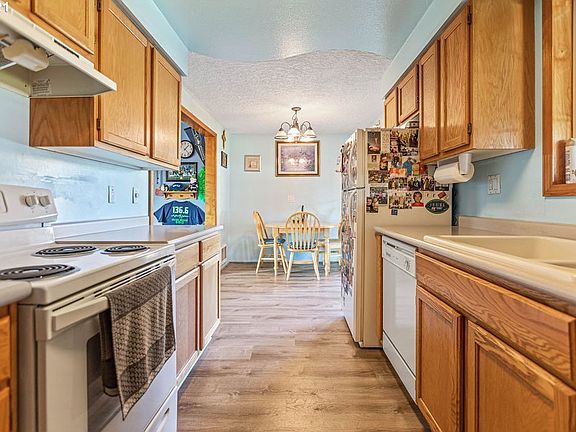 5th image of 8617 NE 130th Ave