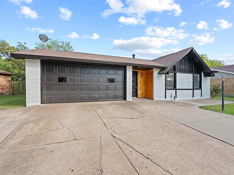 421 Parkvale Ln — Photo 15