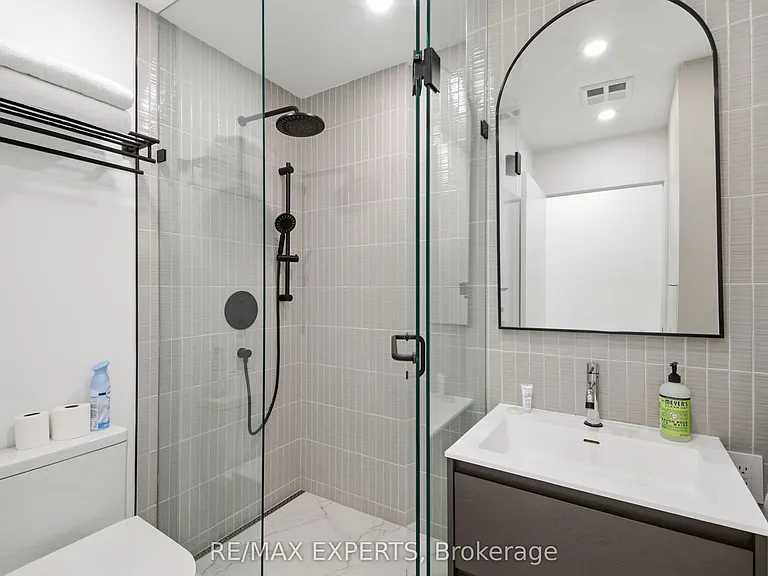 208 Queens Quay W #2211 — Photo 26