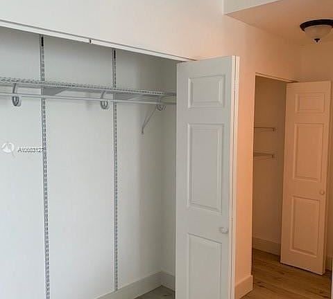 5th image of 300 Bayview Dr APT 610