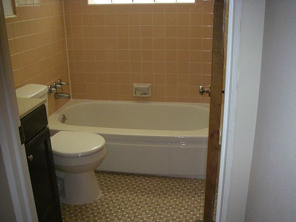 3rd image of 5315 S Broadway