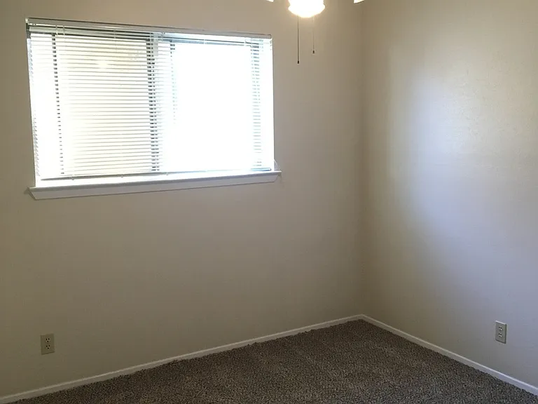 501 Marilyn Dr — Photo 7