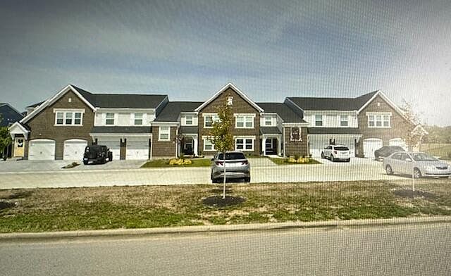 1st image of 612 Crescent Lndg