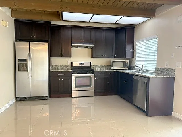 3 bed, 1506 sqft, $3,295 — Photo 2