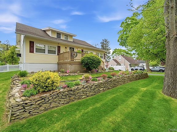 2nd image of 414 Potter Boulevard