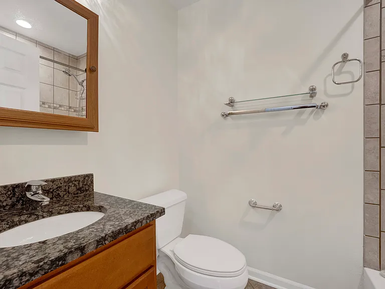 2859 S Lowe Ave #2F — Photo 21