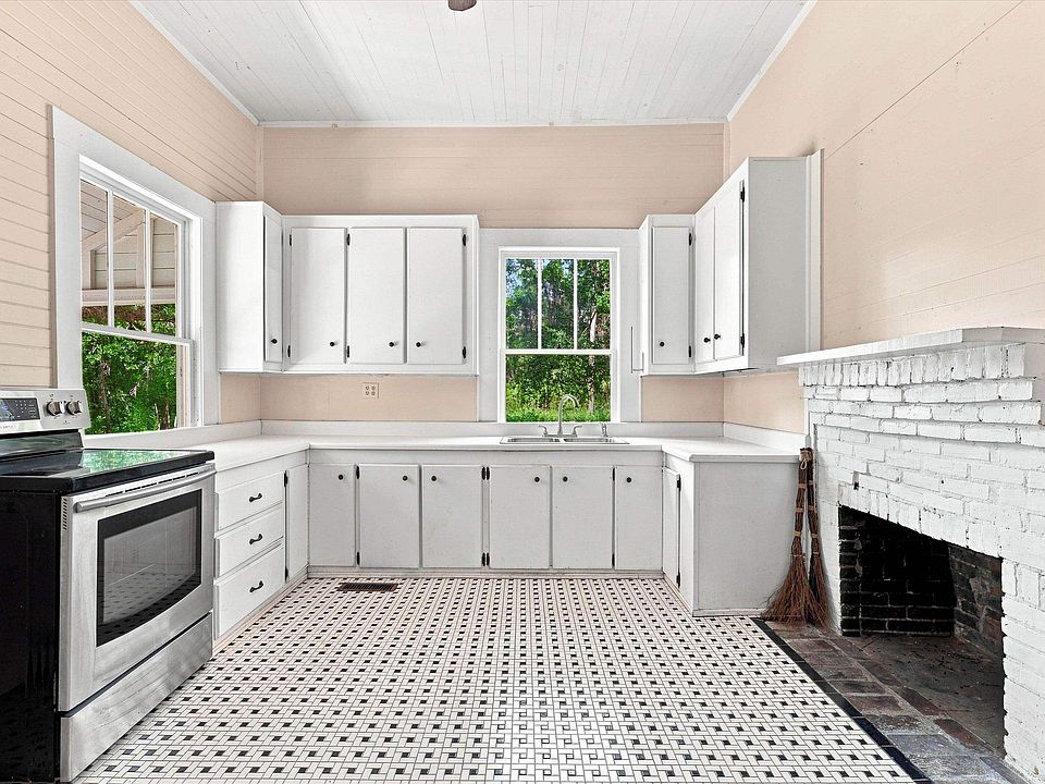 13th image of 18184 Blountstown Hwy